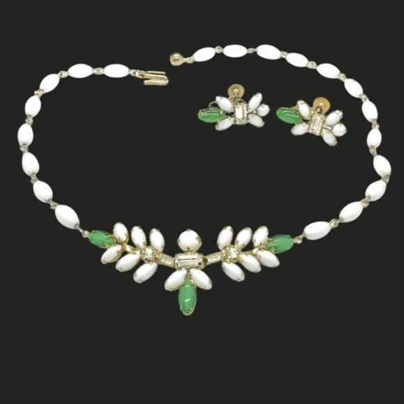 Vintage Hallmarked Duane Milk Glass & Rhinestone Necklace & Screw-back Earrings - Picture 2 of 9